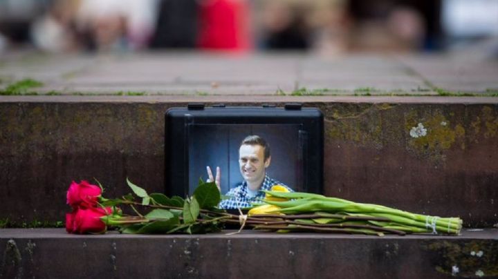 El Kremlin defiende investigación por muerte de Navalny; se niega a entregar el cuerpo