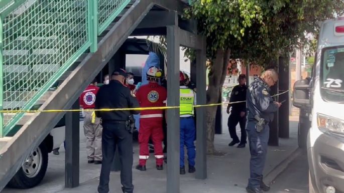 Hallan a una persona sin vida colgada de un puente en la Gustavo A. Madero (Video)