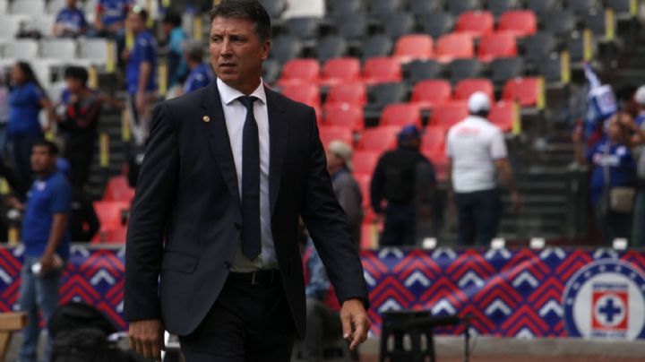 Suspenden a Siboldi tres partidos por patear a Willer Ditta de Cruz Azul