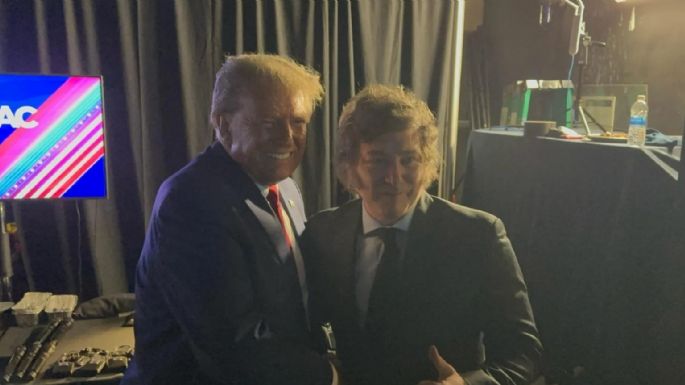 Trump abraza efusivamente al presidente Javier Milei en cumbre conservadora