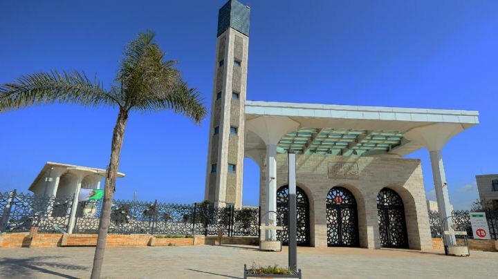 Argelia inaugura la mayor mezquita de África, encargada por el expresidente derrocado