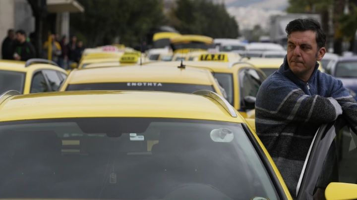 Taxistas en Atenas inician huelga de 48 horas