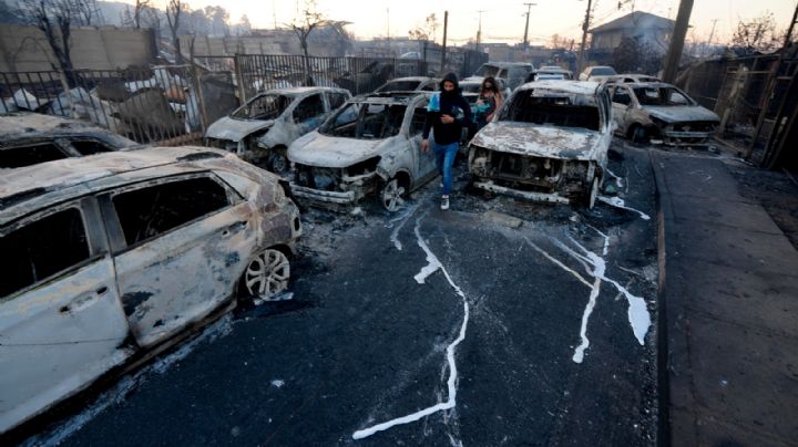 Confirman 46 muertos por los incendios en Chile; imponen toque de queda
