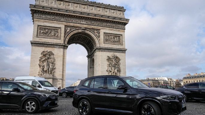 París aprueba en referéndum que se tripliquen las tarifas de estacionamiento para camionetas SUV