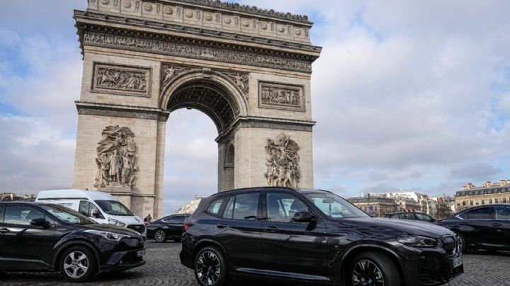 París aprueba en referéndum que se tripliquen las tarifas de estacionamiento para camionetas SUV