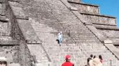 Turista causa molestia al subir la pirámide de la Luna en Teotihuacán (Video)