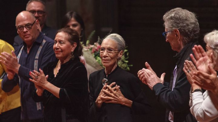 Con homenaje en Bellas Artes reconocen trayectoria dancística de Gladiola Orozco