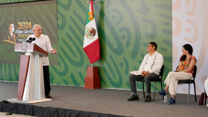 AMLO propone encuentro con padres de los 43 normalistas de Ayotzinapa, pero "sin intermediarios"