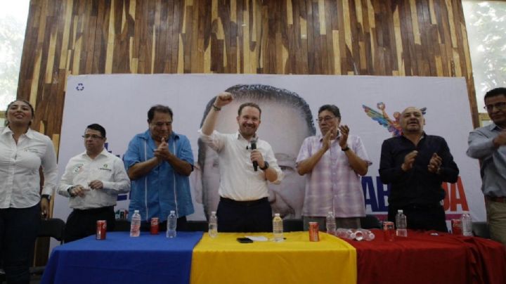 Santiago Taboada suma a su campaña a líder del "Cártel del Transporte" de la CDMX