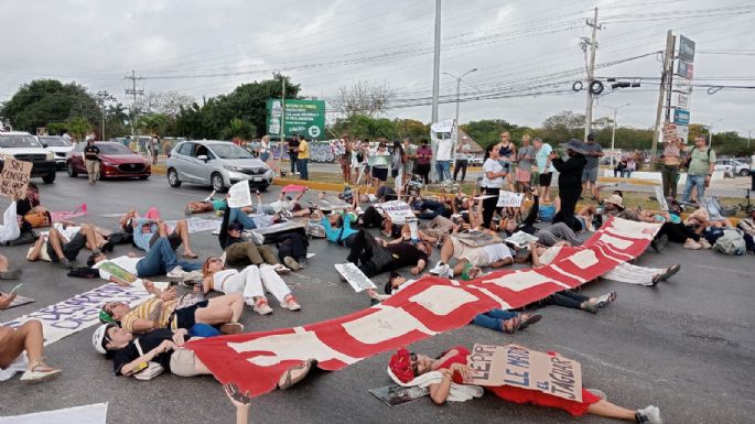Con bloqueo a Playa del Carmen, ambientalistas exigen freno a obras del Tren Maya tramo 5 sur