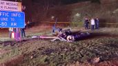 Avioneta se estrella en autopista; hay cinco muertos (Video)
