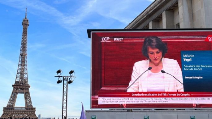 Mientras Francia hace del aborto un derecho constitucional, en Reino Unido aumentan las condenas