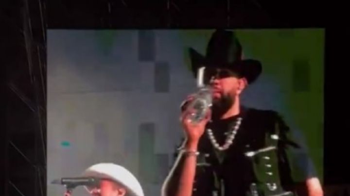 “Se me antoja echarme un perico”: Carín León durante un concierto en Hermosillo (Video)