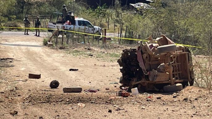 Mueren tres agricultores por explosión de una mina terrestre en Michoacán