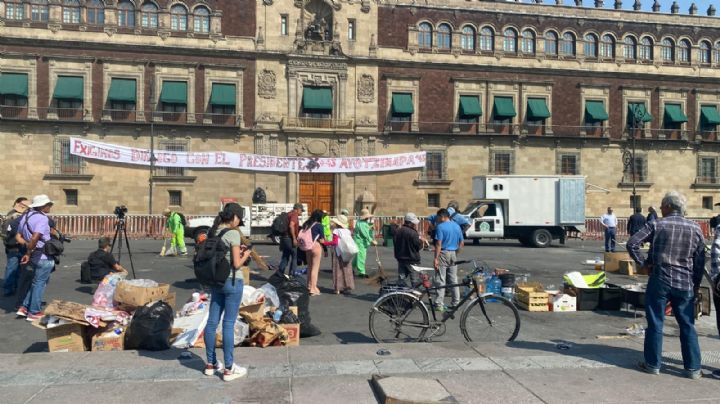 Abogado de padres de los normalistas de Ayotzinapa pidió a AMLO que haga oficial la reunión (Videos)