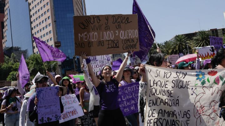 Al grito de “¡Ni una más, ni una asesinada más!” inicia la marcha del 8M en la CDMX