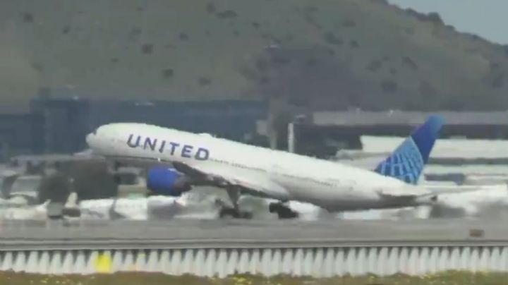 Avión de United Airlines pierde llanta en pleno vuelo y causa daños a tres autos (Video)