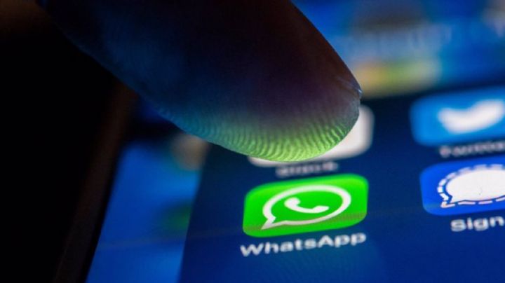 WhatsApp ya permite fijar hasta tres mensajes en los chats