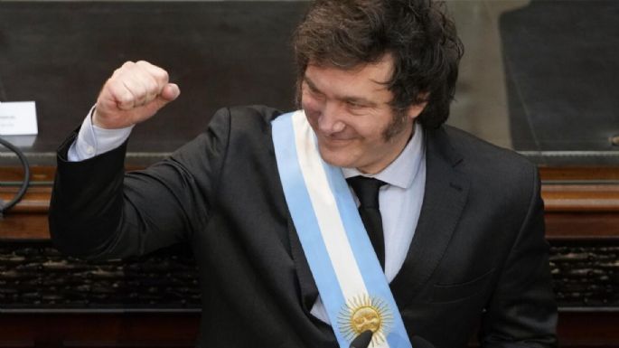Milei califica al periodismo argentino de corrupto, sucio y extorsivo