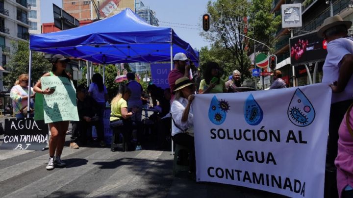 Vecinos de Benito Juárez bloquean Insurgentes y Xola en protesta por agua contaminada (Video)