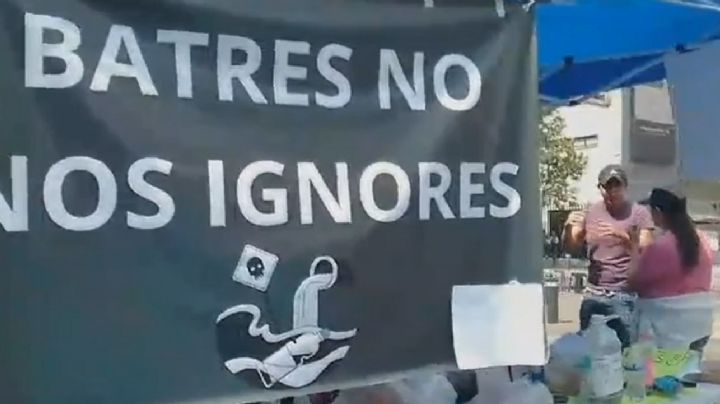 Vecinos de Benito Juárez mantienen bloqueo por agua contaminada; advierten denuncia (Video)