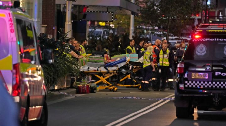 Un hombre mata a puñaladas a seis personas en centro comercial de Sydney (Videos)