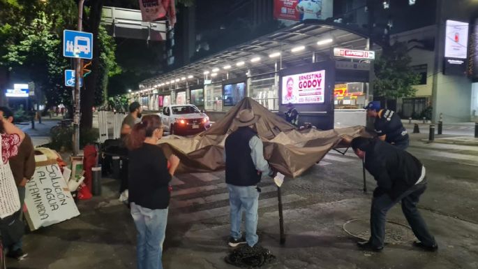 Vecinos de Benito Juárez afectados por agua contaminada levantan plantón pero continúan acciones