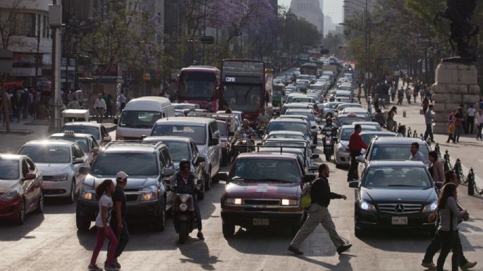 Topes aumentan el gasto de gasolina en vehículos y la exposición a contaminantes: UNAM