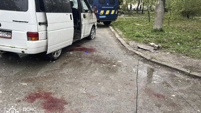 Tres misiles rusos se estrellan en zona de departamentos de Chernígov: hay 14 muertos