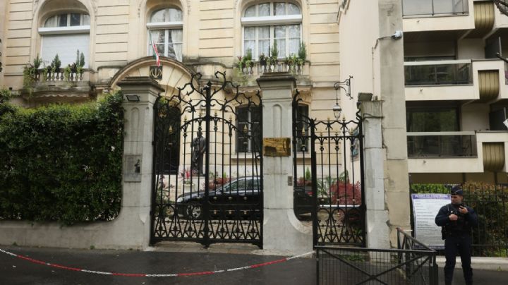 Detenido un hombre que amenazó con inmolarse en el consulado de Irán en París