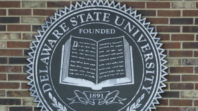 Una mujer de 18 años muere baleada dentro de la Universidad Estatal de Delaware; cierran el campus