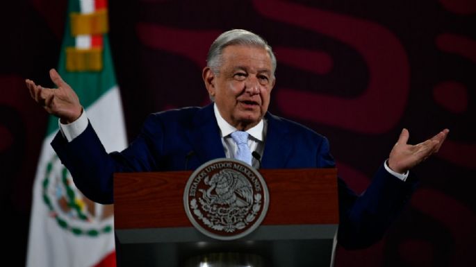 AMLO entregará a la CNTE el costal de piedras que lanzaron a Palacio Nacional