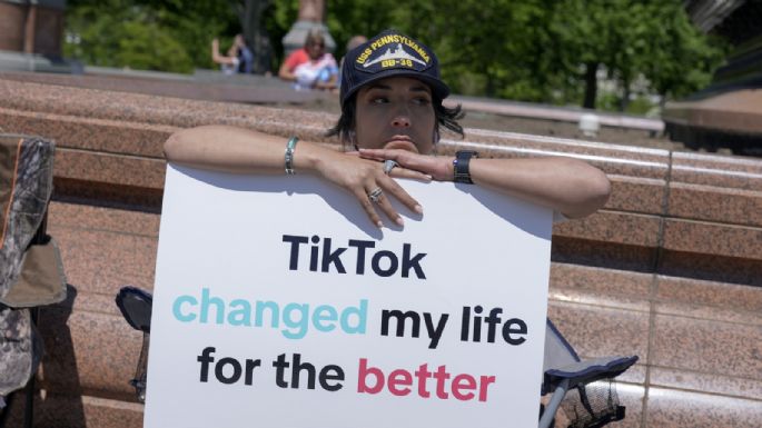 Senado de EU aprueba proyecto de ley que obliga a matriz de TikTok a vender o afrontar su veto