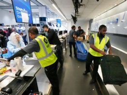 EU emite normas para obligar a aerolíneas a dar reembolsos en efectivo por vuelos demorados