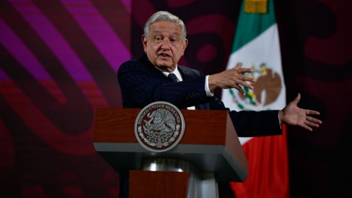 AMLO analiza cambiar gira del adiós por evento masivo en el Zócalo capitalino