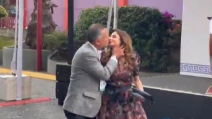 Carla Humphrey y Santiago Nieto se besan, otra vez, previo al debate presidencial (Video)