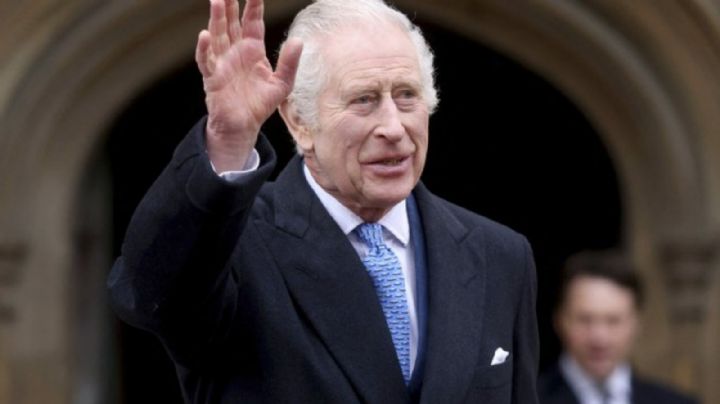 El rey Carlos III reanuda sus apariciones públicas con visita a organización contra el cáncer
