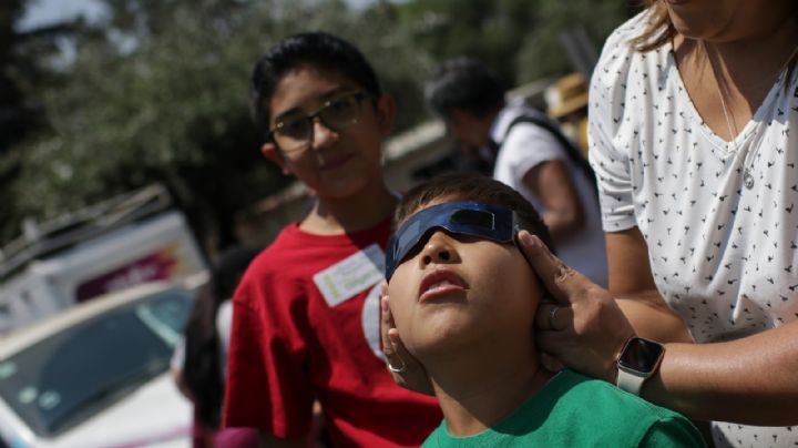 Tras eclipse solar, búsquedas por “dolor de ojos” aumentaron en Google