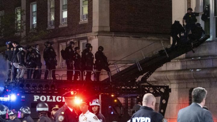 Desalojan edificio tomado por manifestantes propalestinos en la Universidad de Columbia