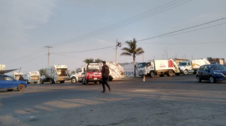 Con grupos de choque y granaderos, autoridades intentan recuperar el basurero de Cholula