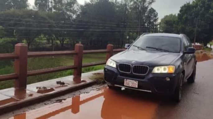 Mujer se lanza de puente a un río con sus dos hijos tras presunto hostigamiento de su suegra