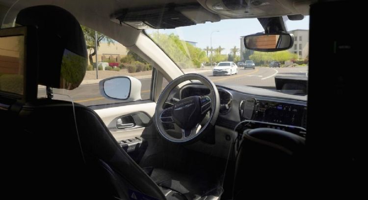 EU investiga los vehículos autónomos Waymo tras reportes de choques o infracciones de tráfico