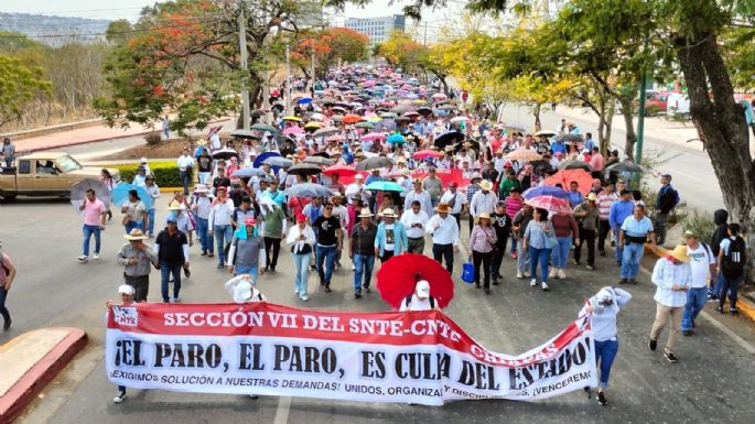 Maestros del SNTE en Chiapas inician paro de labores por tiempo indefinido