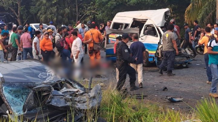 Accidente carretero en Tabasco deja 12 muertos y al menos seis heridos (Video)