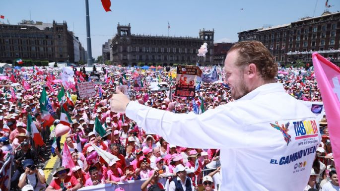 Taboada cerró campaña en la “marea rosa” del Zócalo; irá a mítines finales en alcaldías