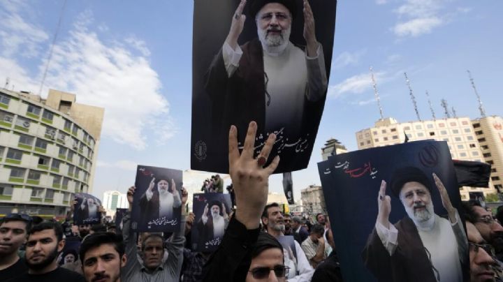 Iraníes se reúnen para los funerales del presidente tras el accidente aéreo