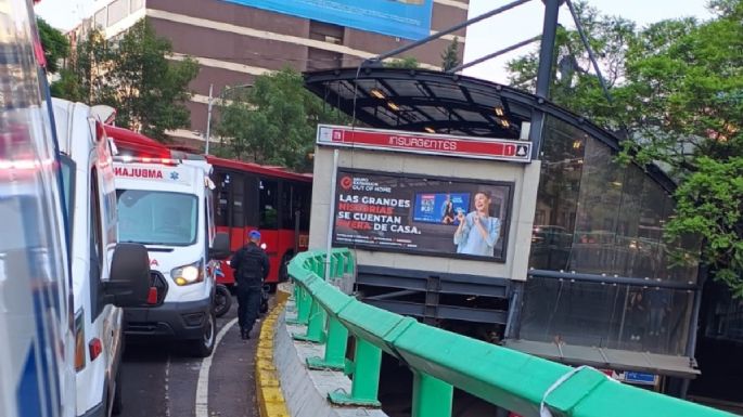 Choque de dos unidades del Metrobús deja 11 personas heridas