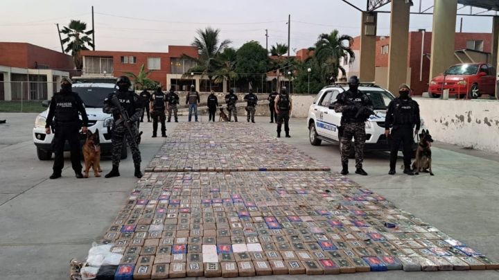 Ecuador decomisa dos toneladas de cocaína en cajas de platano; su destino era Rusia