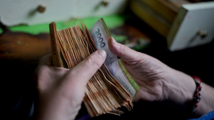Con la inflación disparada, Argentina empezará a imprimir billetes de 10 mil pesos