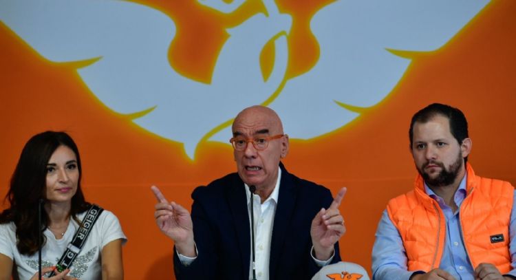 Dante Delgado cita a conferencia, pero rechaza contestar preguntas